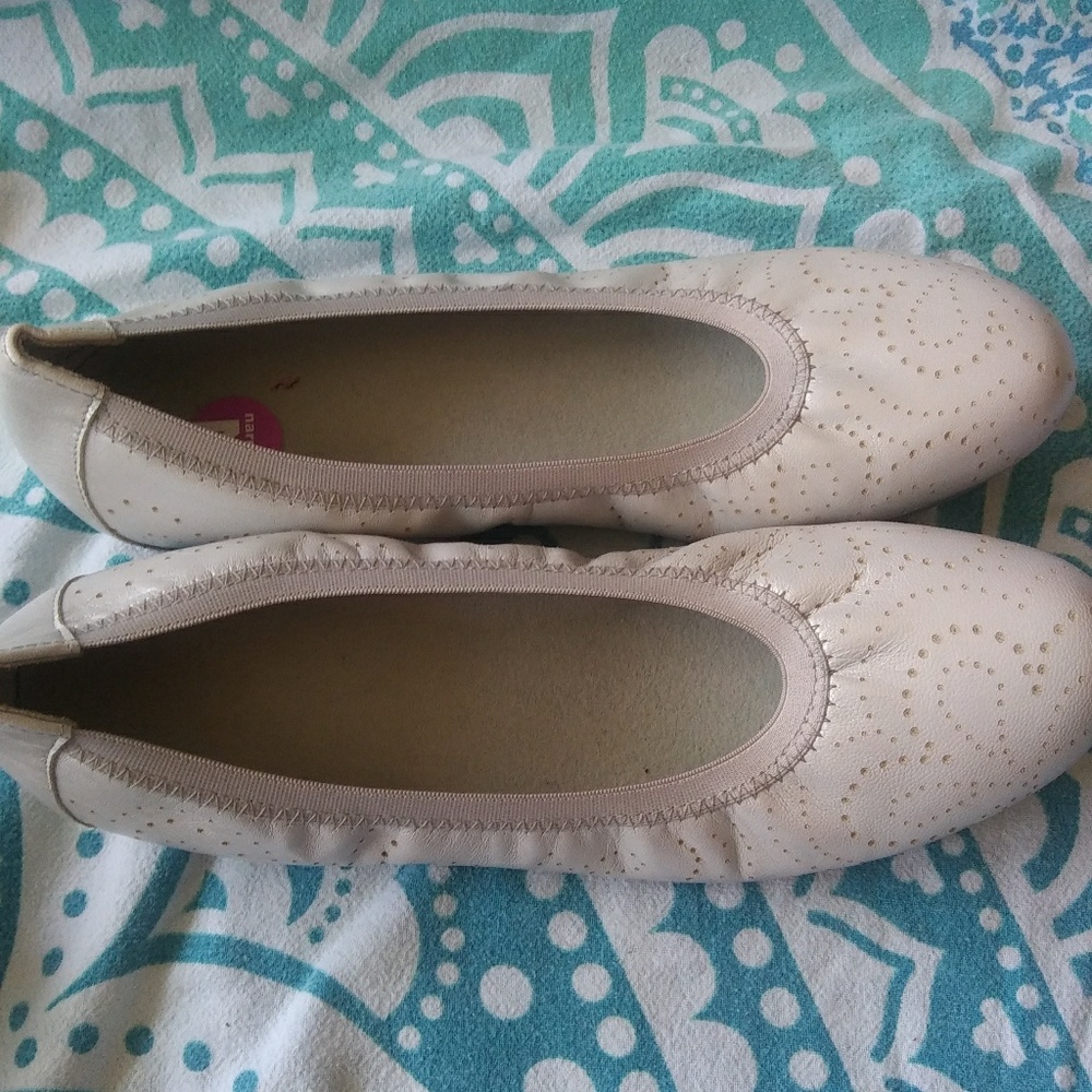 Munro Brandi Flats Size 9.5